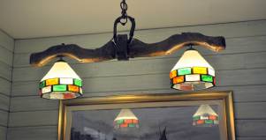 Giogo lampadario in legno su misura